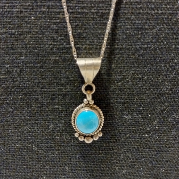 Native sterling Skee signed turquoise necklace - Picture 2 of 16